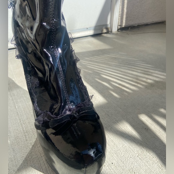 Black knee high boots - Picture 3 of 5